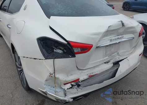 2015 Maserati Ghibli z USA, uszkodzony, nr VIN ZAM57XSAXF1155248